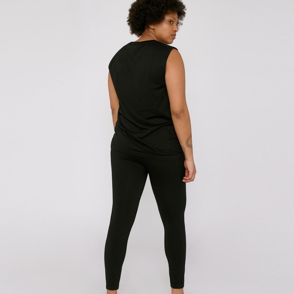 NEW: Black SilverTech™ Active LeggingsFull length - Picture 3 of 6